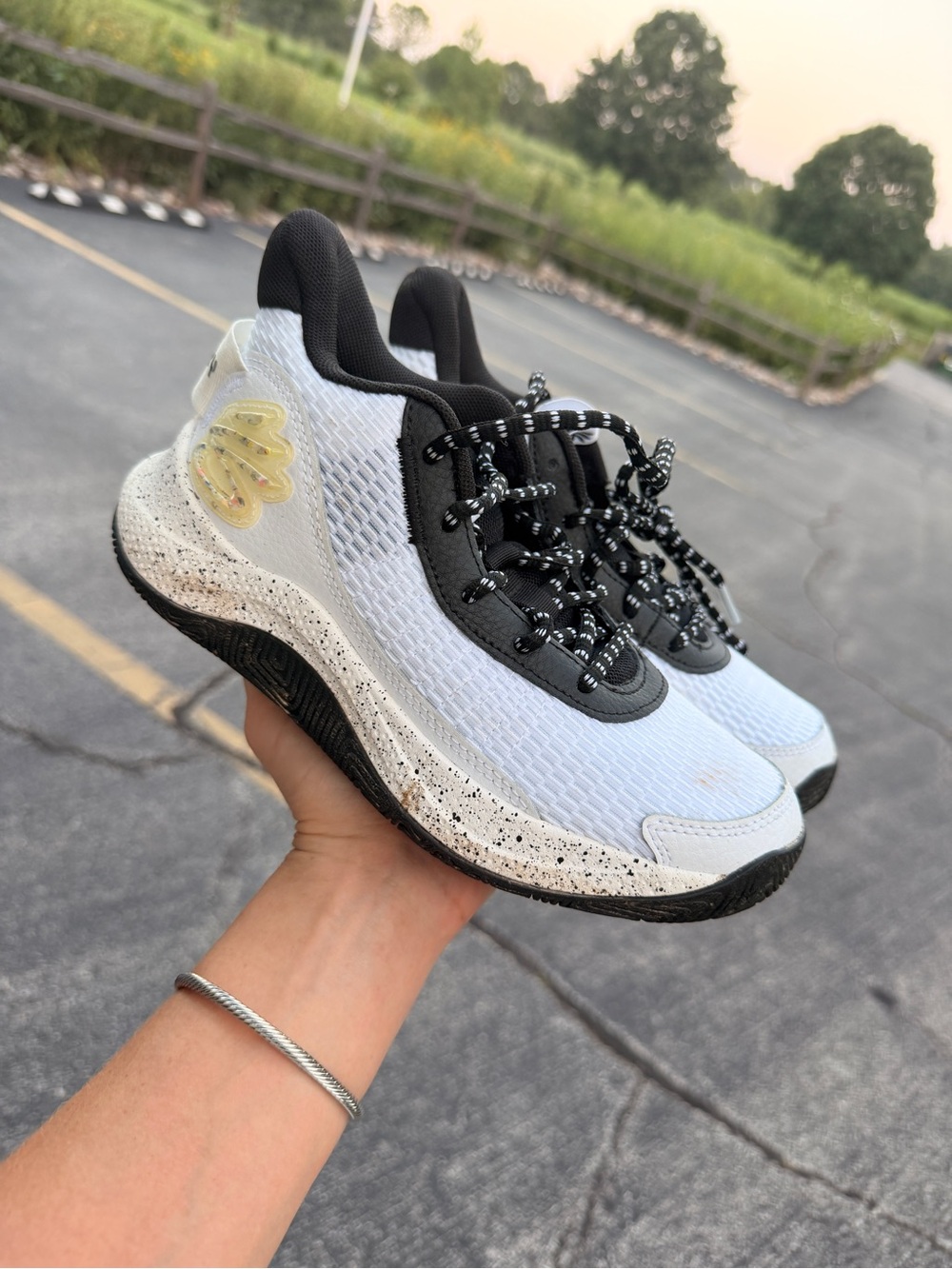 Under armour curry 327 4.5y